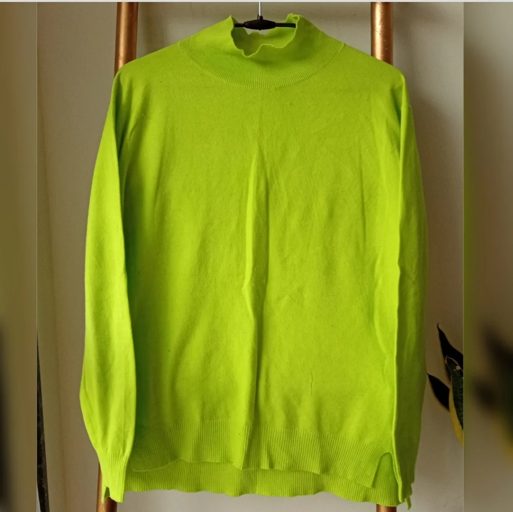 ❌❌sold❌❌Neon Green Boxy Knitted Sweater - Picture 1 of 9